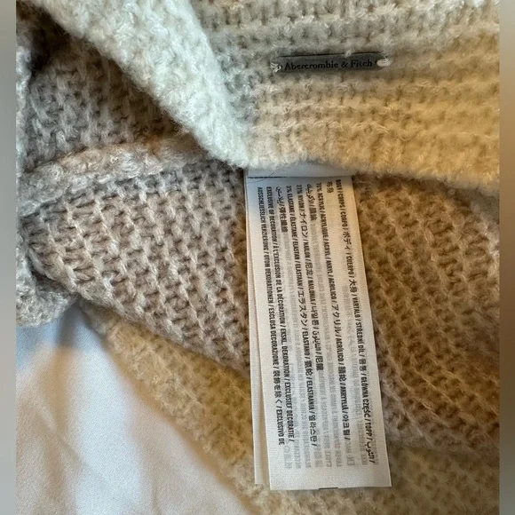 Abercrombie & Fitch Tan and Cream Scoop Neck Sweater - Picture 11 of 11